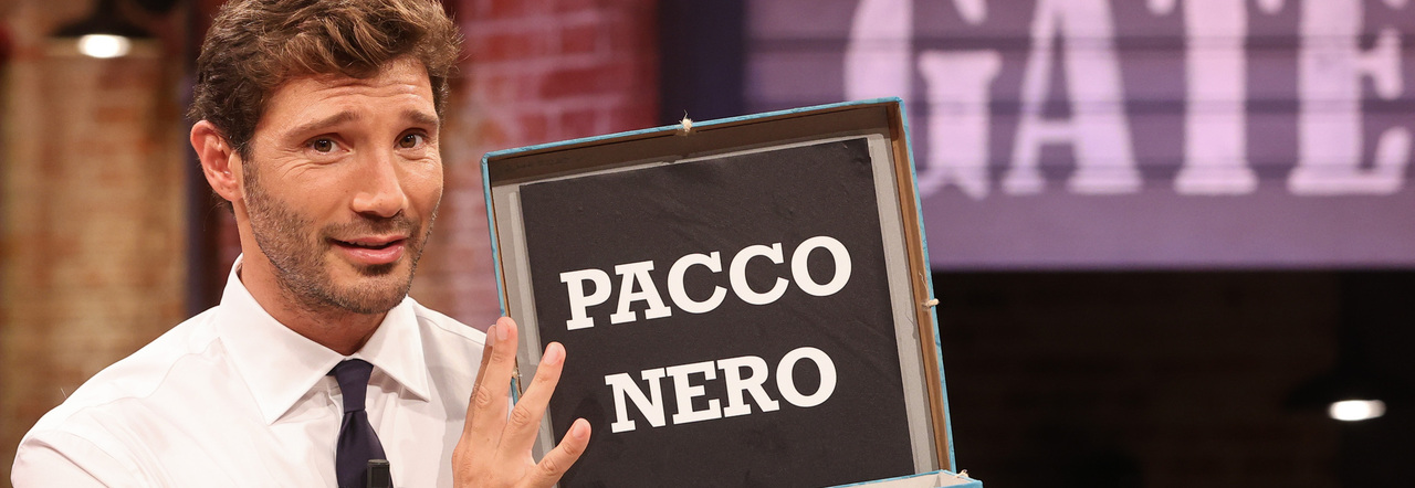 AFFARI TUOI: "LA PUNTATA FINISCE IN TRAGEDIA..." STEFANO DE MARTINO IN LACRIME POCO FA