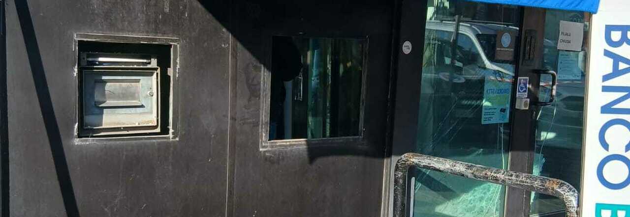Santa Maria a Vico, sventato furto in banca con tre bombe artigianali