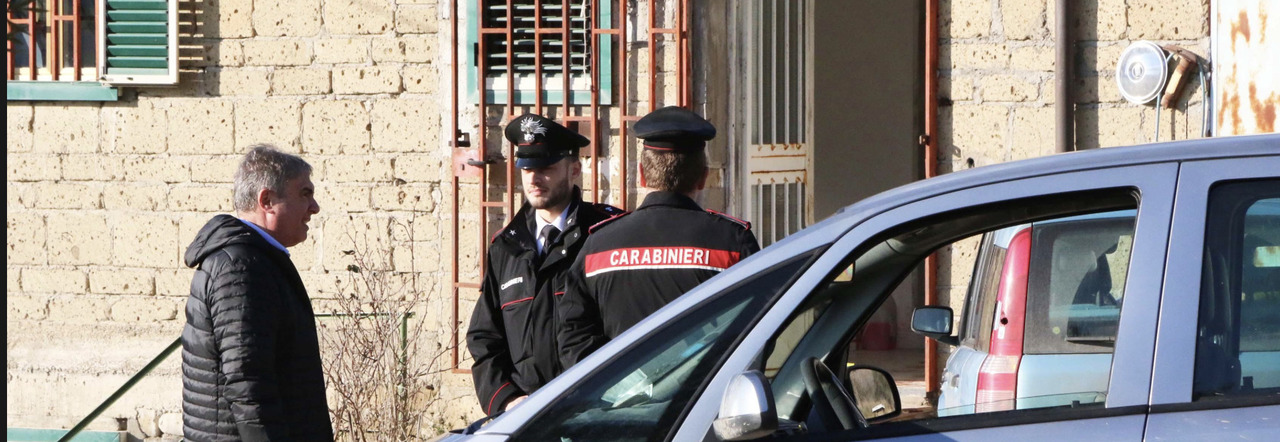 Paduli, spara e ferisce la moglie: slitta l'interrogatorio