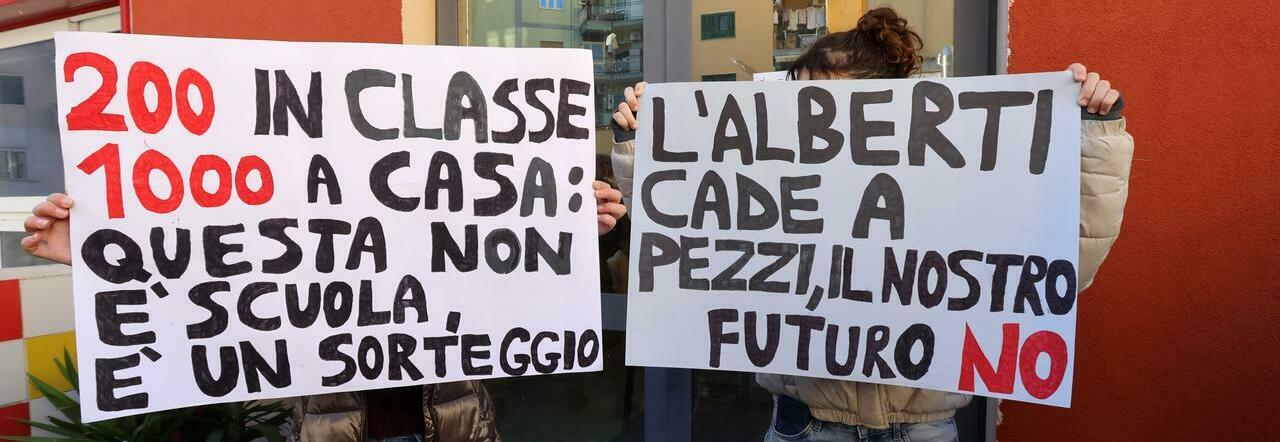 Liceo Alberti a Napoli, certificati di agibilità scaduti. La preside: «Ora si va in Did»