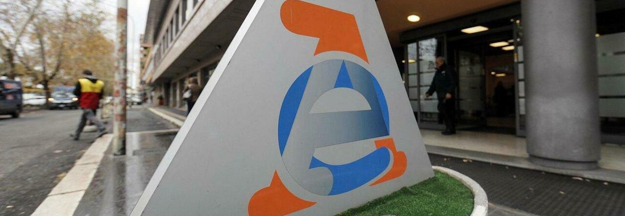 Conto corrente, quali operazioni fanno scattare i controlli fiscali? Dai mancati prelievi ai movimenti con l'estero (e i bonifici tra coniugi)