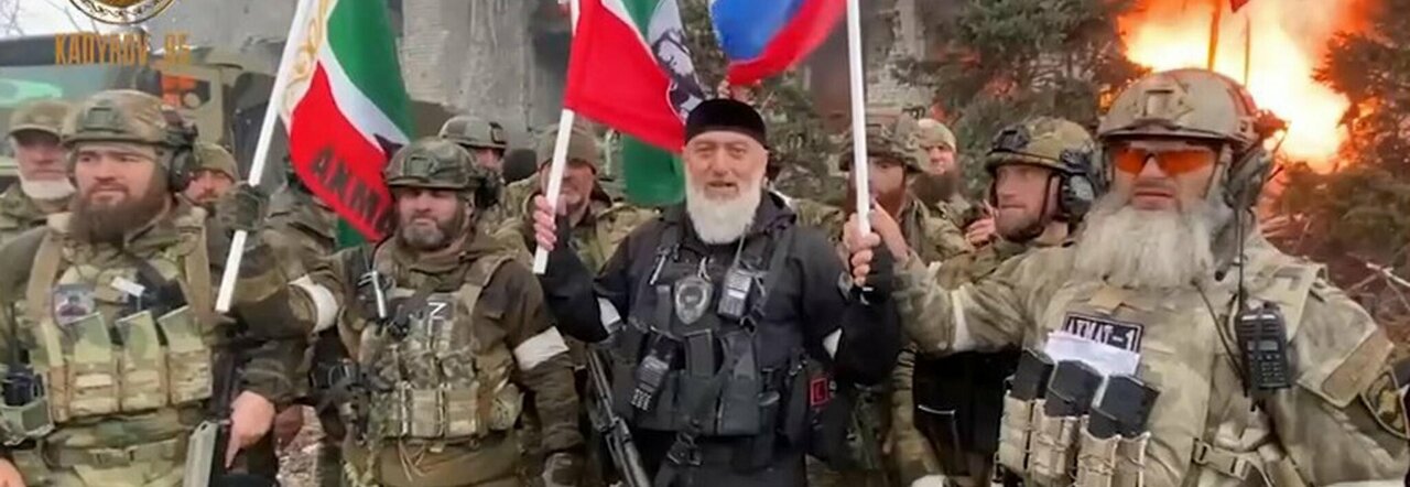 Ucraina, i ceceni hanno giustiziato soldati russi feriti vicino Bucha: chi sono i miliziani Kadyrovtsy famosi per omicidi e torture