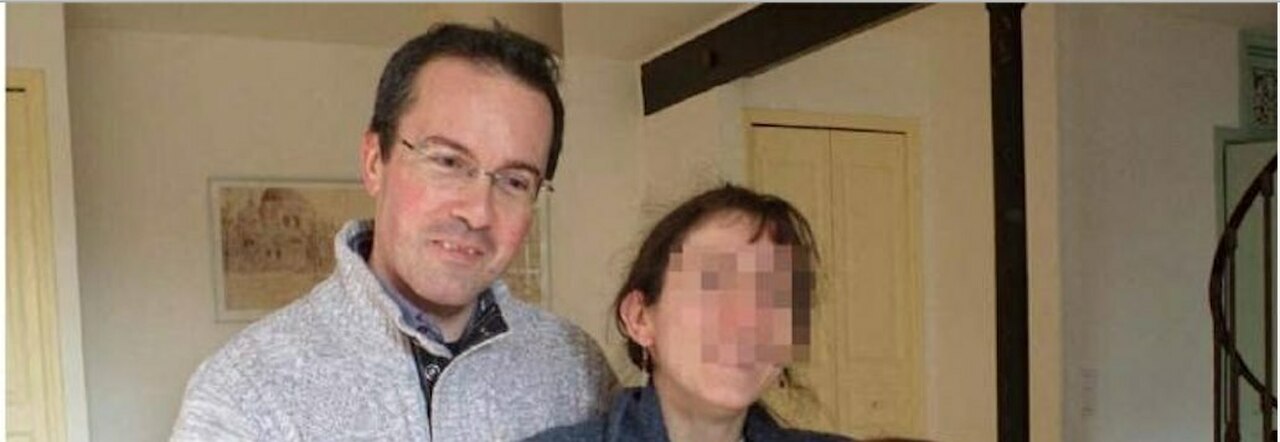 Il prof decapitato a Parigi venduto dai suoi studenti: Samuel Paty fu indicato al killer per 300 euro