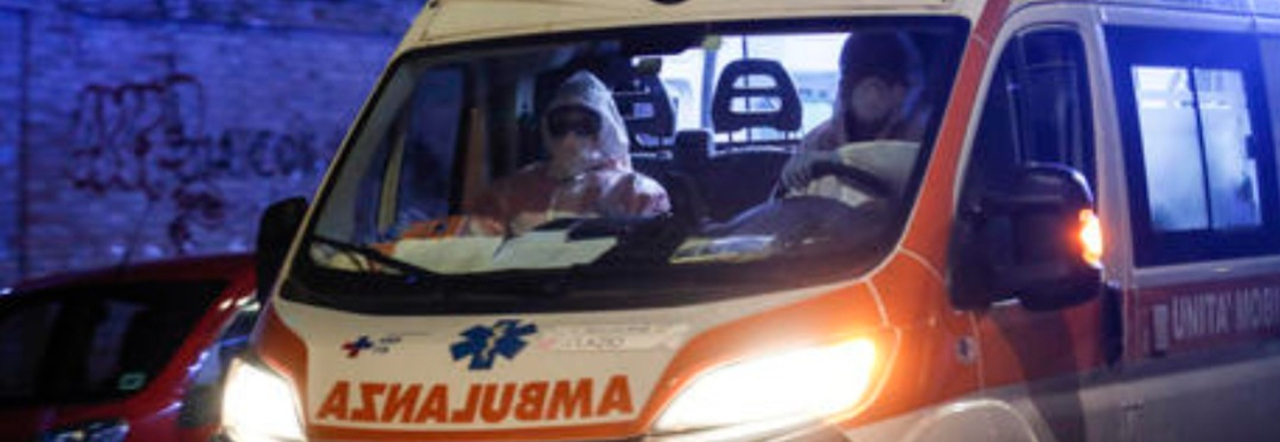 Bambina di 10 anni travolta e uccisa da un'auto: la macchina del papà si  era fermata in autostrada