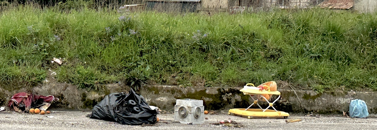 Rifiuti sulla Fondovalle Isclero