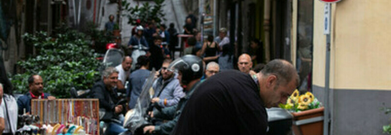 Napoli, controlli alla Pignasecca: sequestrati 600 kg di alimenti irregolari