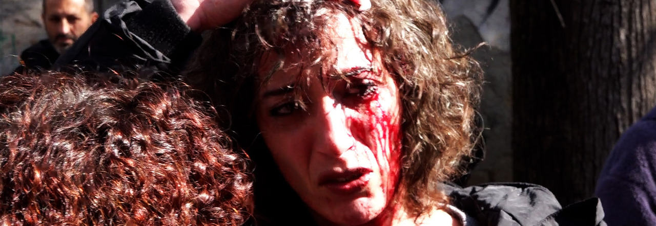 Una manifestante ferita