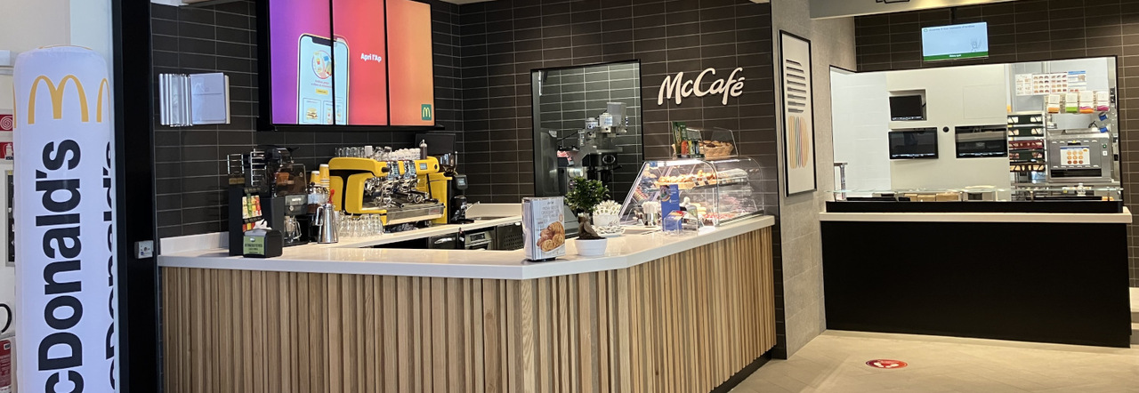 McDonald's riapre il ristorante di via Argine nel centro Neapolis a Napoli