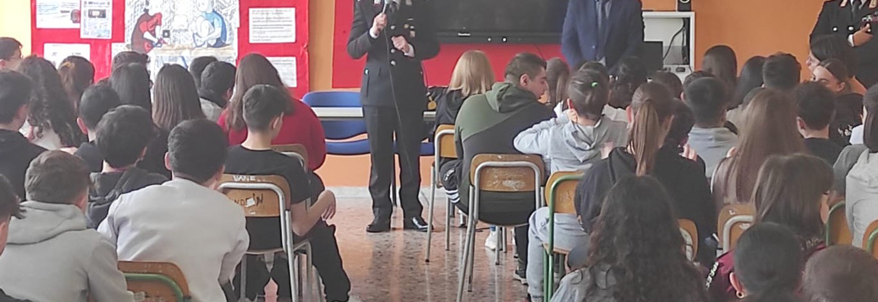 Venticano, «Attenti alle insidie di internet», carabinieri a scuola per mettere in guardia i ragazzi