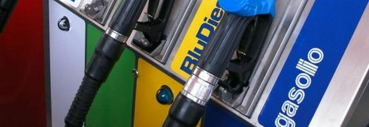 Diesel, ora costa più della benzina: cosa è successo