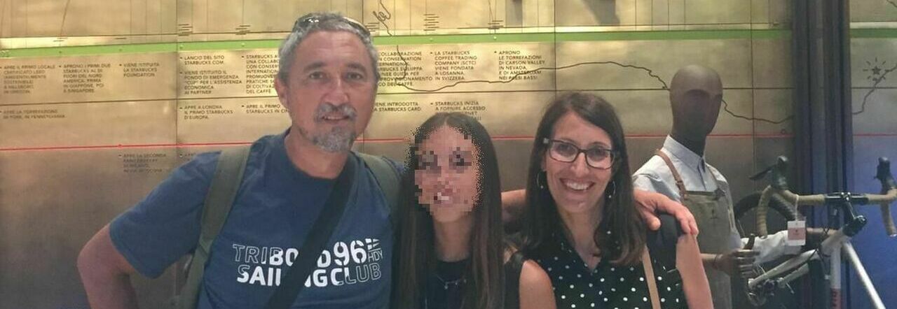 Ladispoli, accoltella moglie e figlia poi tenta il suicidio. «Non voleva separarsi»