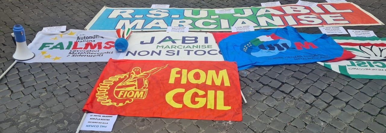 Un sit-in per la vertenza Jabil Un sit-in per la vertenza Jabil