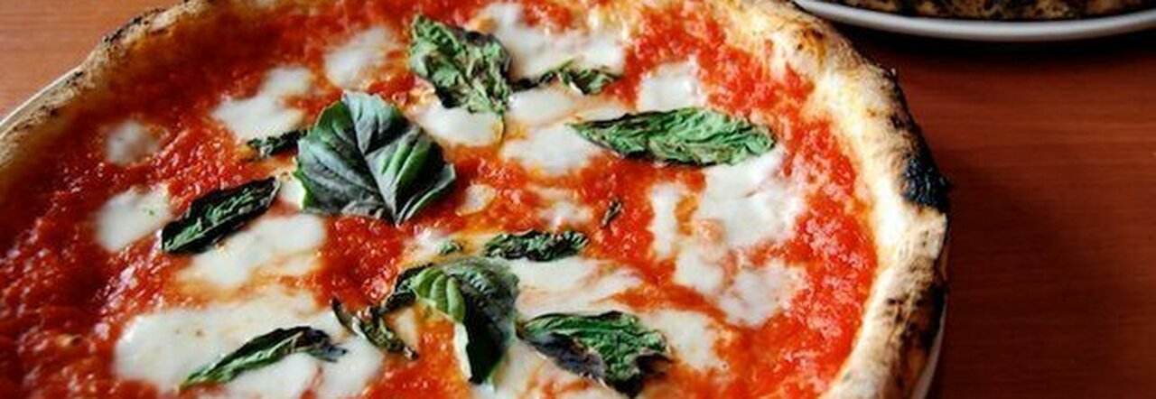 La pizza è un rito settimanale per l'86% degli italiani