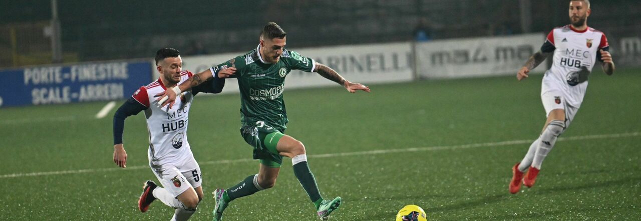 L'Avellino fa suo il derby contro la Casertana: 2-1