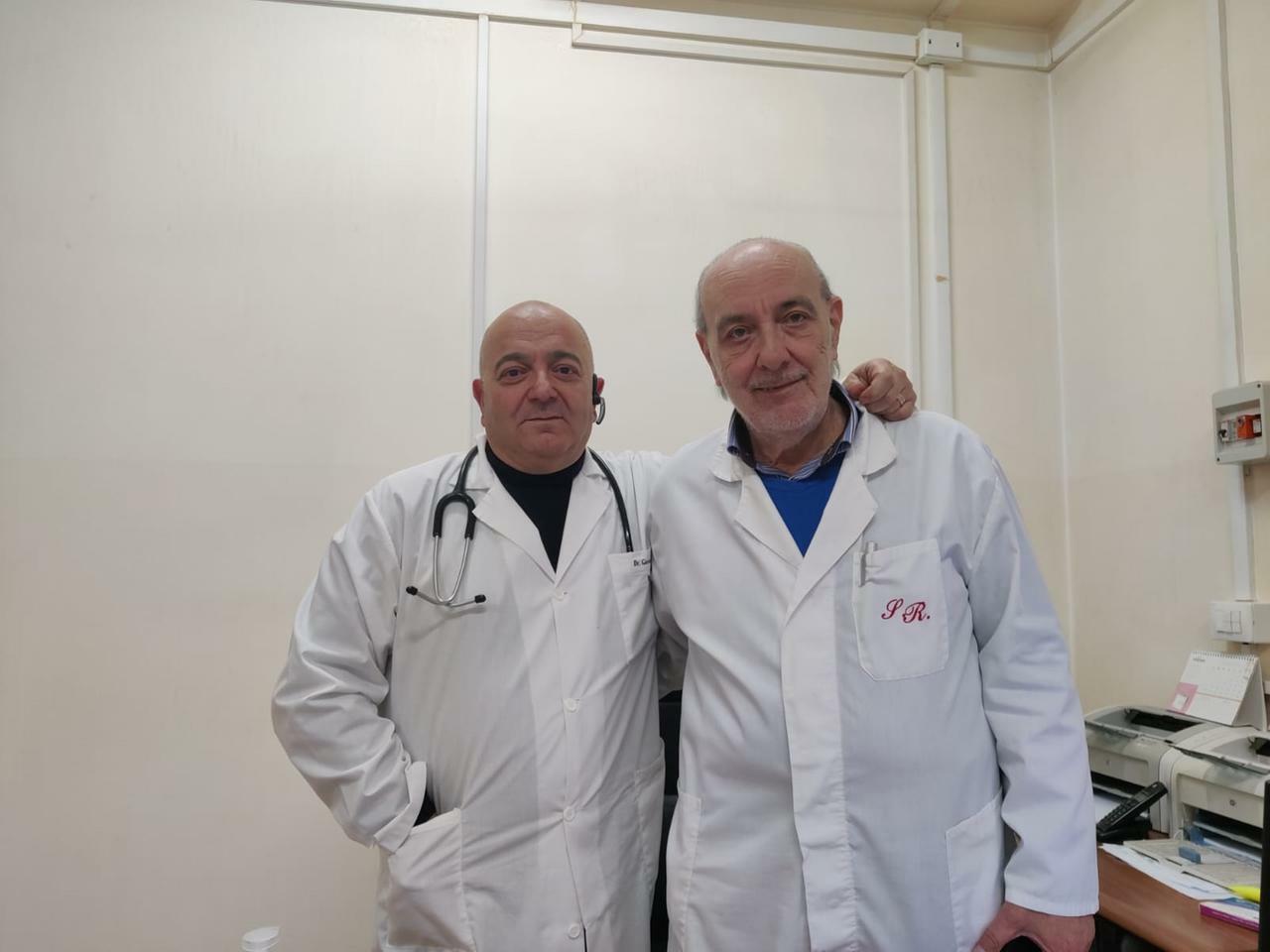 Il medico Saverio Rossi (a destra nella foto)