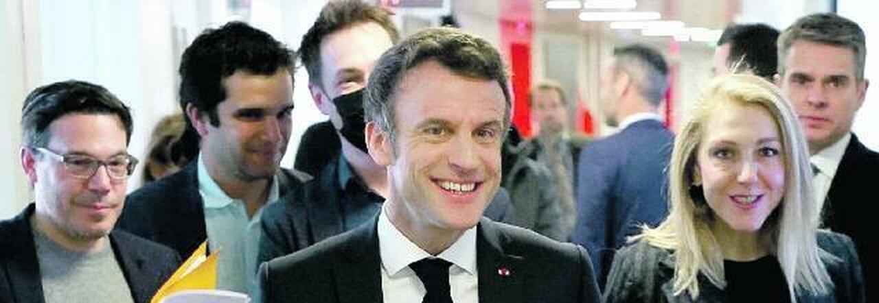 Francia, ombre sulla gestione Covid: Macron adesso rischia per l'Eliseo, Le Pen in rimonta