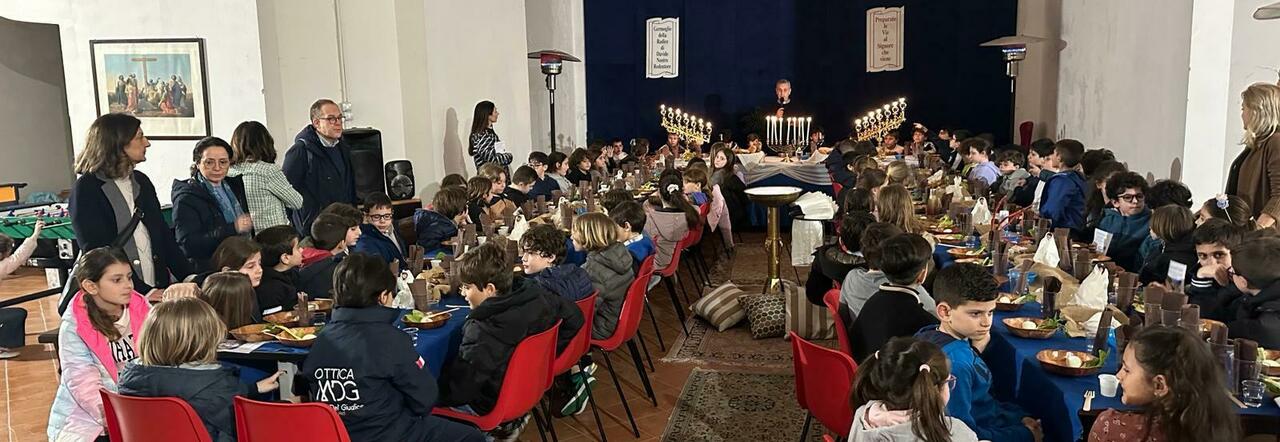 Parrocchia dell'Ascensione, cento bimbi a tavola per la Pasqua degli ebrei ai tempi di Gesù