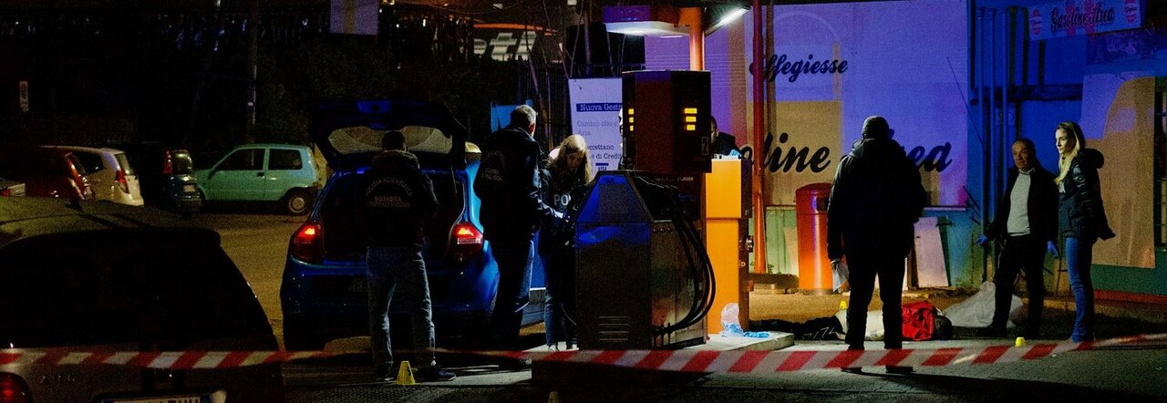 Centocelle, uomo ucciso a colpi di arma da fuoco: spari al distributore di benzina