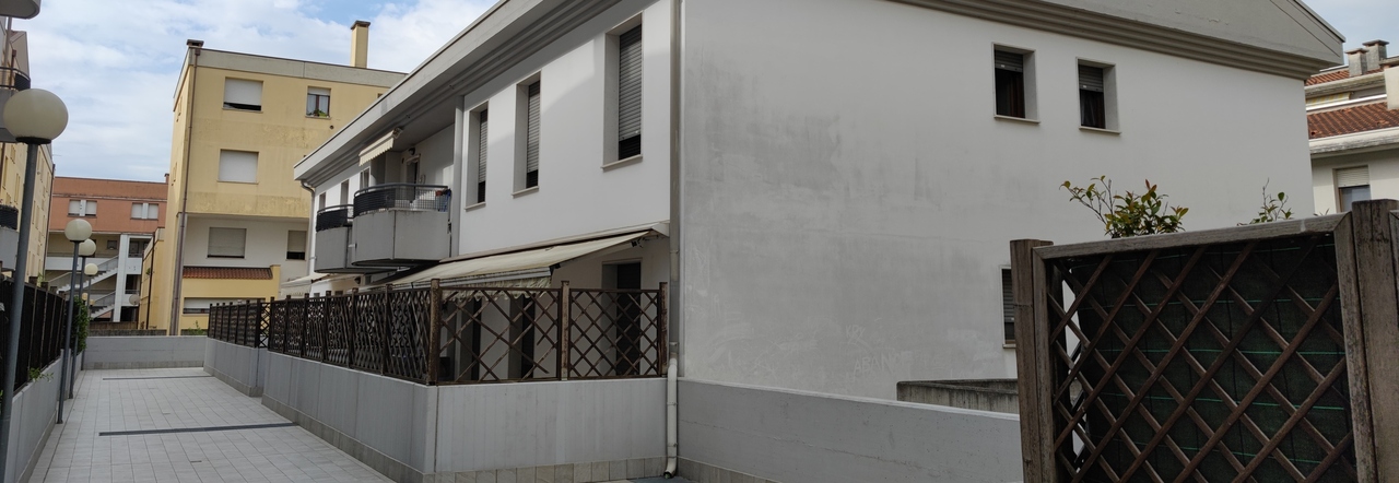 Casa all'asta a insaputa degli inquilini del palazzo: il caso del condominio del Rione Pertini