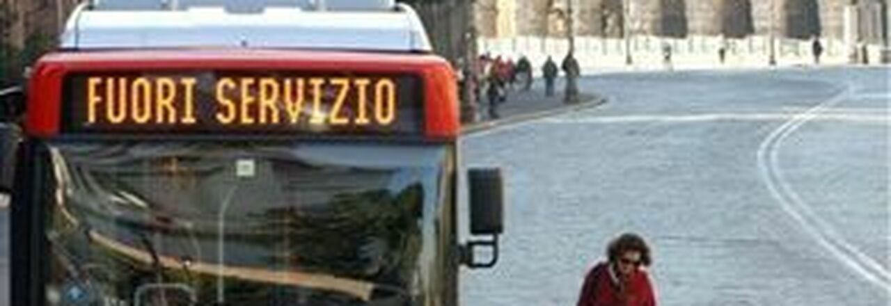 Roma, oltre 600 autisti bus in isolamento: corse Atac a rischio