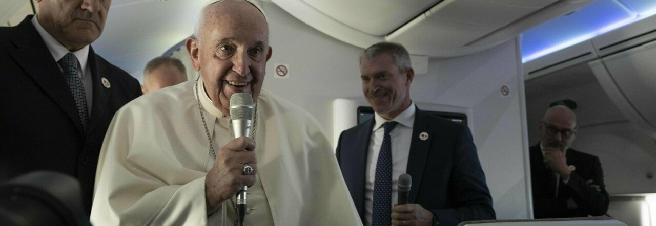 Papa Francesco: «Migranti? l Europa aiuti l Italia. E l opposizione collabori per il bene del Paese»