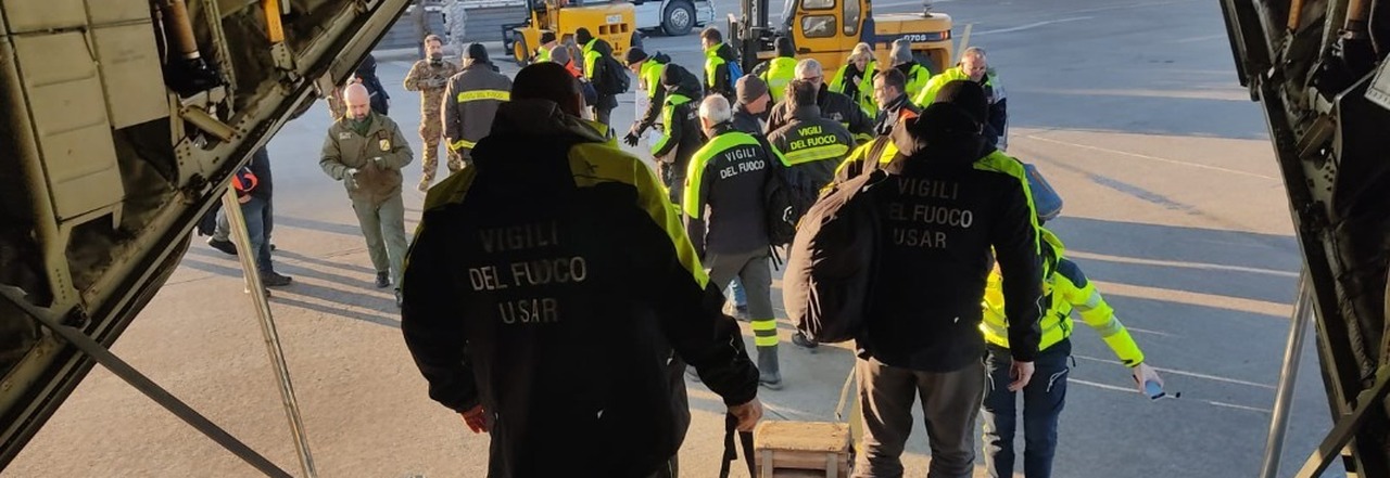 Terremoto in Turchia, pompieri e protezione civile, in campo gli eroi italiani: la task force per le ricerche