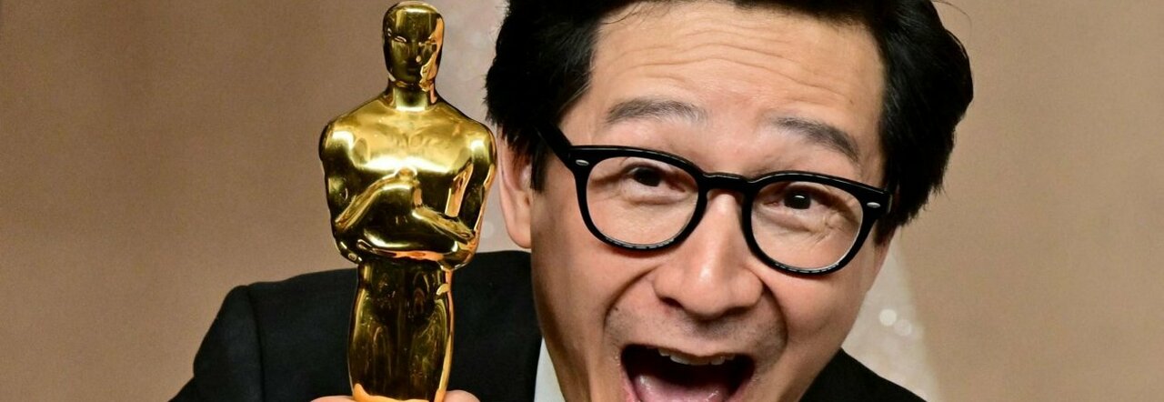 Ke Huy Quan con l'Oscar