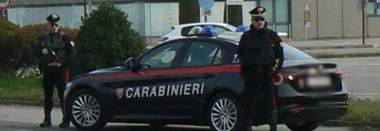 Legnago. Non si ferma all'Alt e scappa a tutta velocità sull'auto rubata:  22enne arrestato dopo un inseguimento da brivido