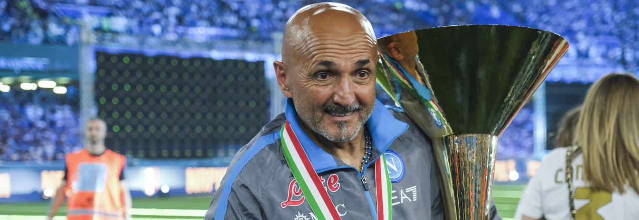 Luciano Spalletti alza la coppa dei campioni