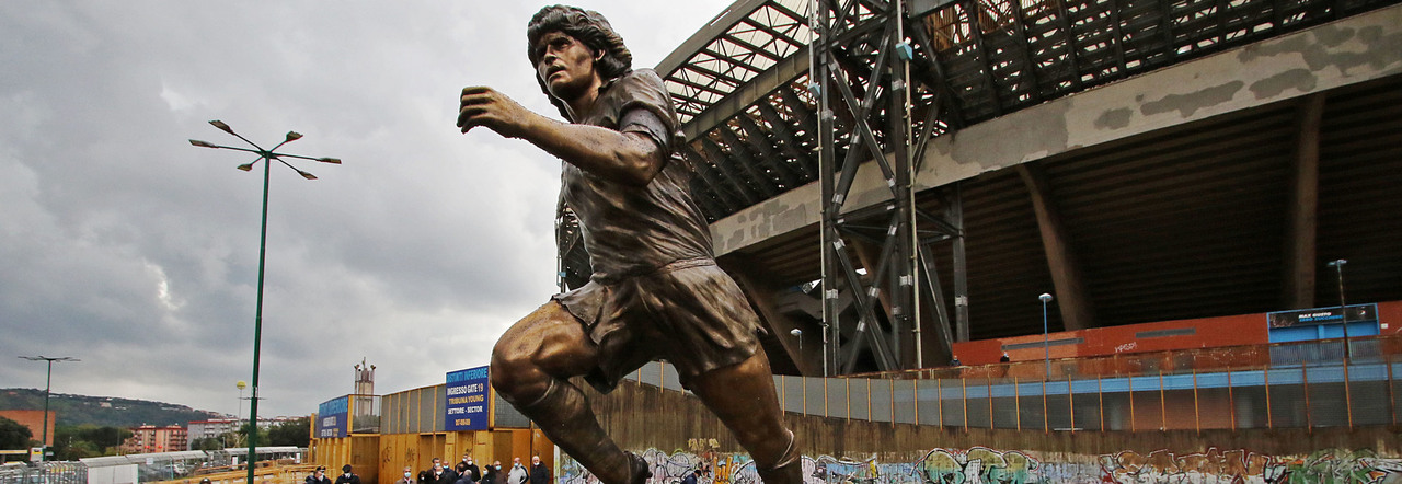 La statua di Maradona restituita all'artista