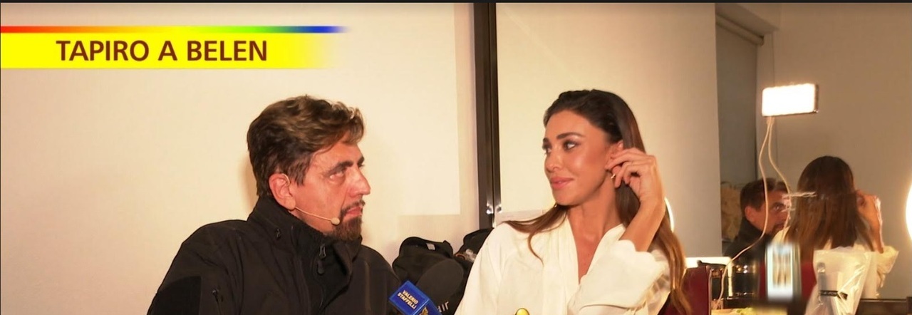 Striscia, Tapiro d'oro a Belen Rodriguez: «Il vaffa? Non era per