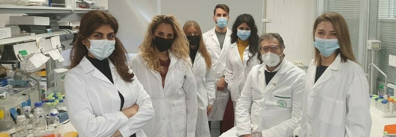 Massimo Zollo assieme al team di ricerca