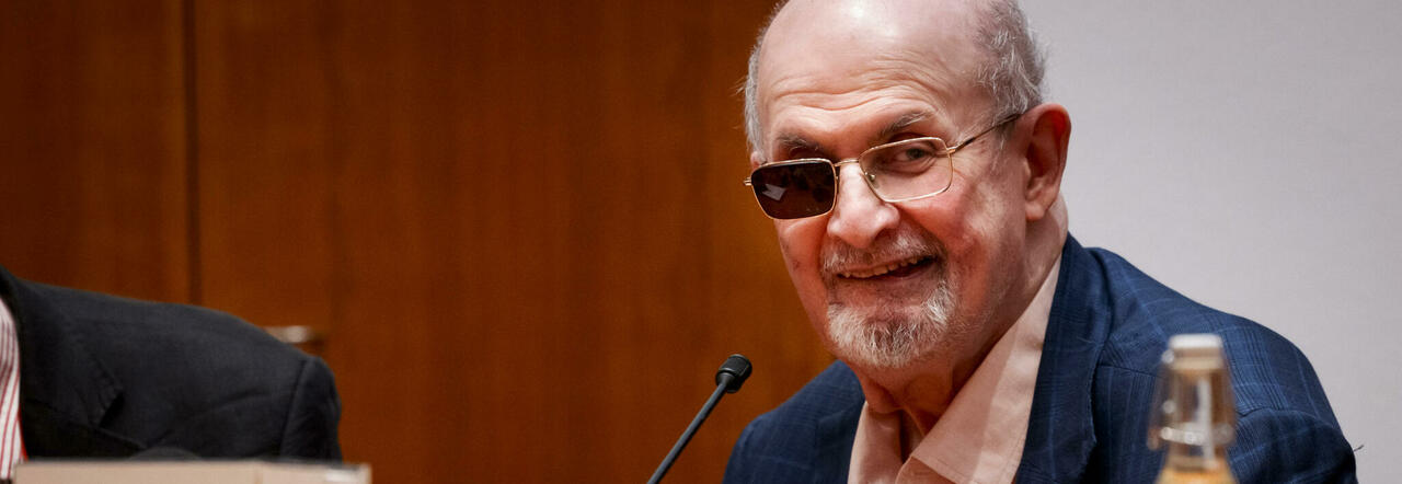Lo scrittore Salman Rushdie al Salone del Libro di Torino