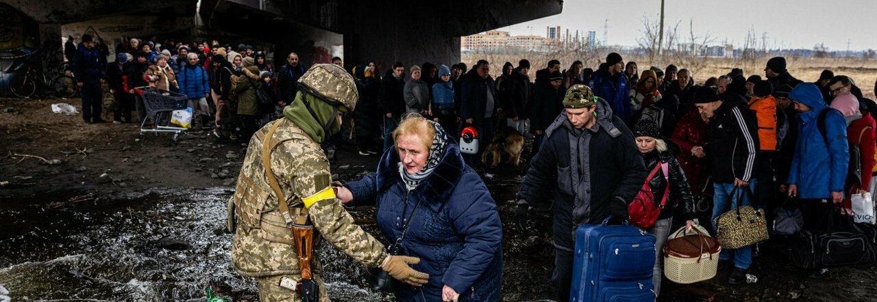 Ucraina diretta, a Kiev «situazione catastrofica»: intensificati i bombardamenti sulle città, Zelensky: «Non perdoneremo»