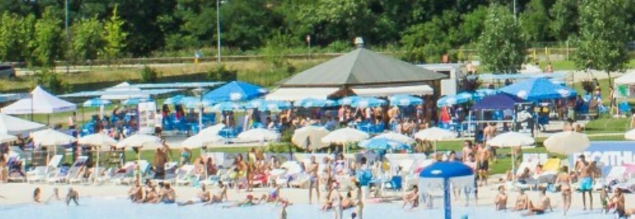 Bambina di 3 anni rischia di annegare in piscina: la piccola rianimata e  portata in ospedale