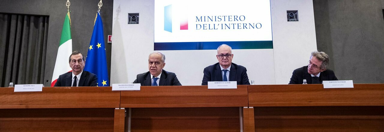 Il ministro Piantedosi con i sindaci Sala, Gualtieri e Manfredi