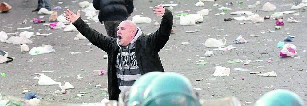 Feyenoord, violenti in arrivo: l'asse con gli ultrà del Napoli, olandesi invitati in Campania