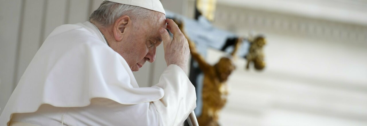 Papa Francesco: «Si governa con la testa e non con le ginocchia». Ecco quando potrebbe dimettersi