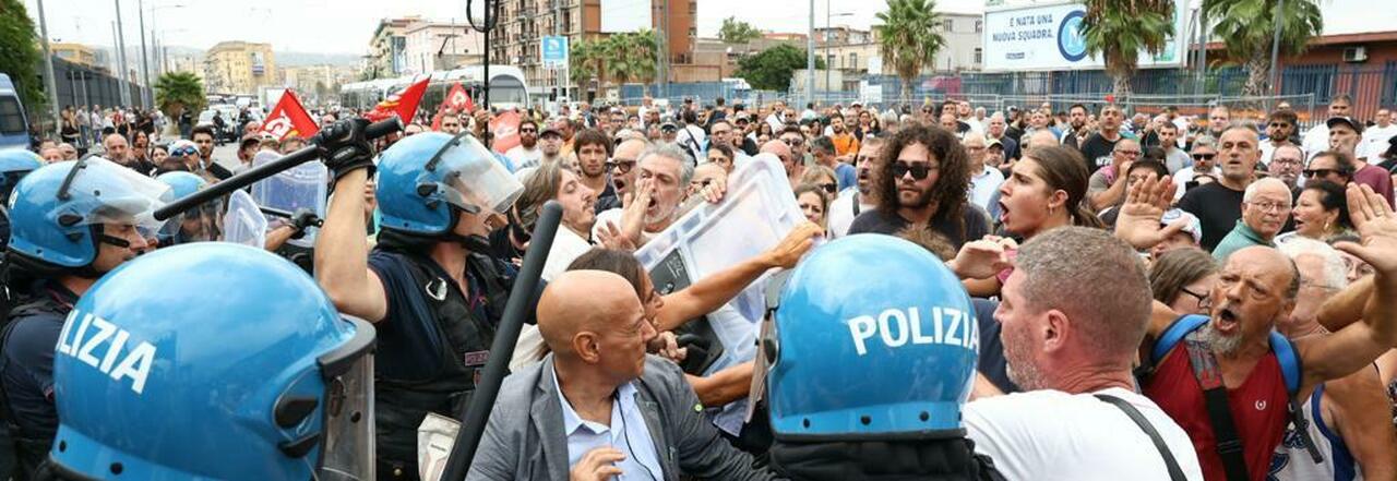 Reddito Di Cittadinanza Sospeso, Proteste A Napoli: Traffico In Tilt E ...