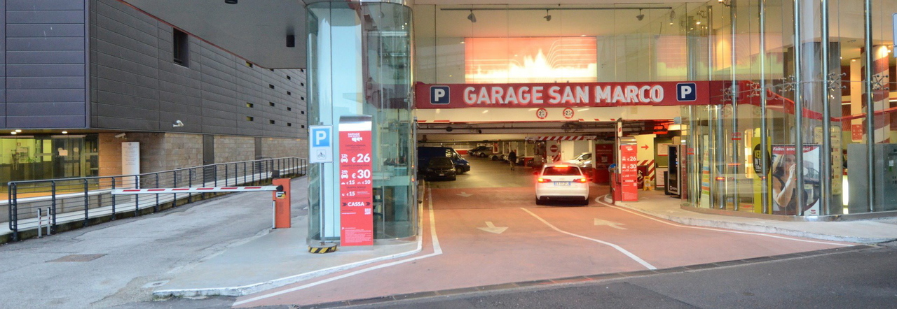 Garage San Marco stangata di 100 euro al mese per gli abbonati nei tre mesi estivi