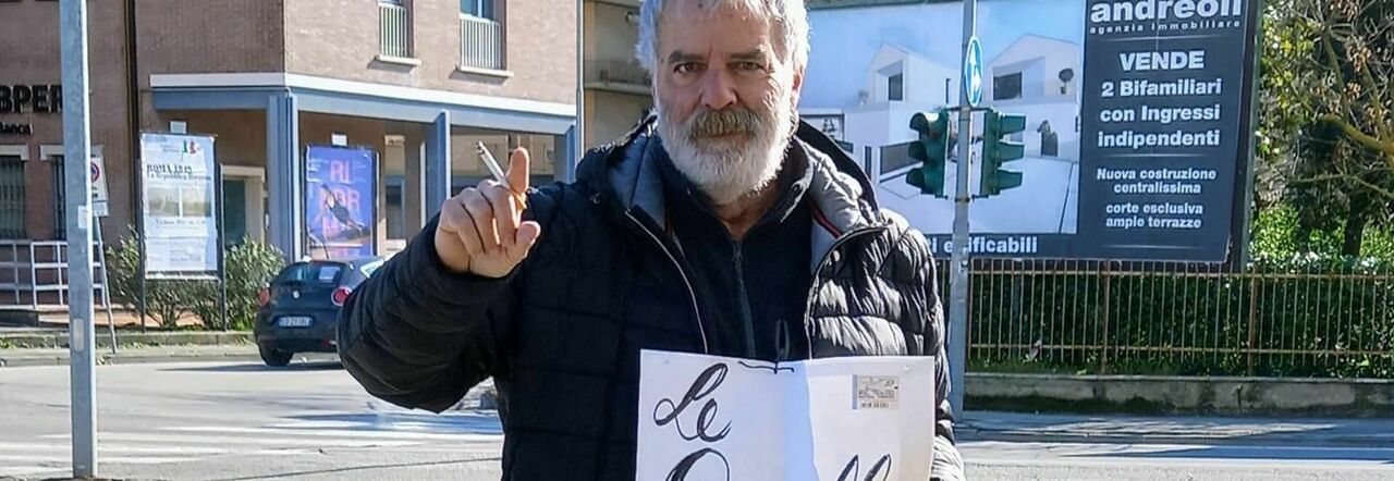 Clochard vince 300mila euro al Gratta e vinci, paga le multe e aiuta la Caritas