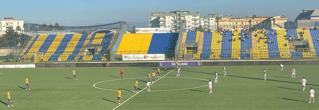 Giugliano, nuova gara per i lavori allo stadio: ma si continuerà a giocare