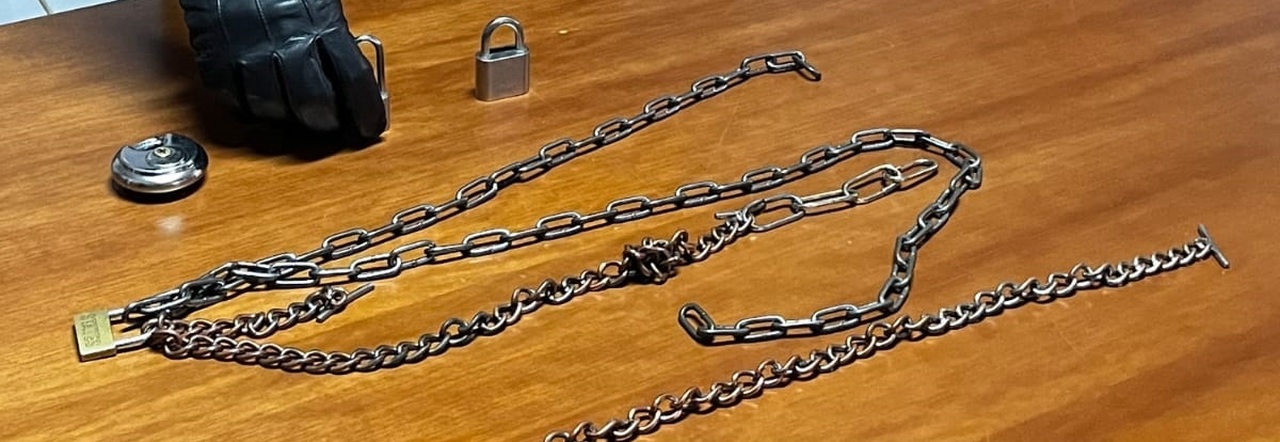 La catena usata per legare una ragazza ad Aiello del Sabato in Irpinia