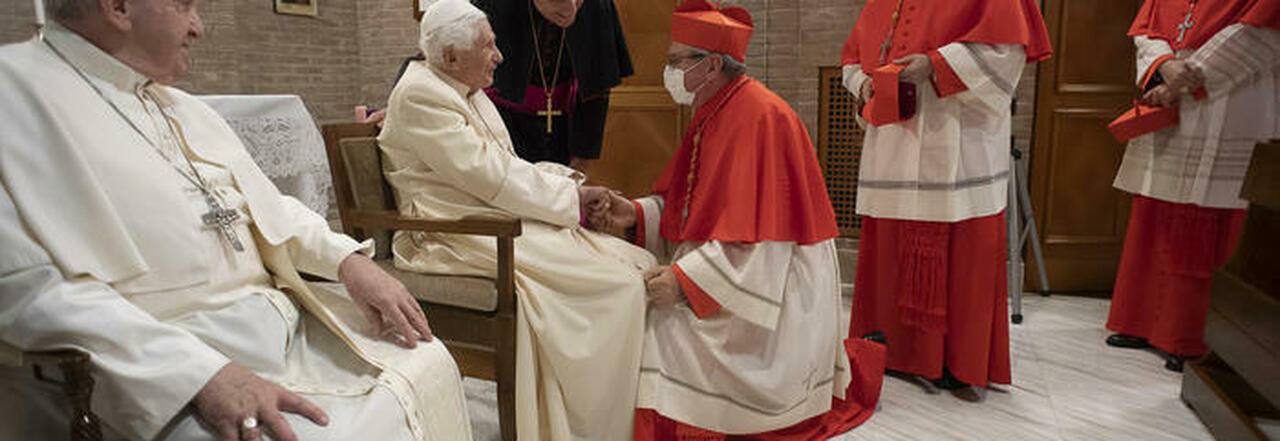 Pedofilia, Ratzinger ammette di aver saputo del prete-orco ma non fu lui a trasferirlo, il nodo era sistemico