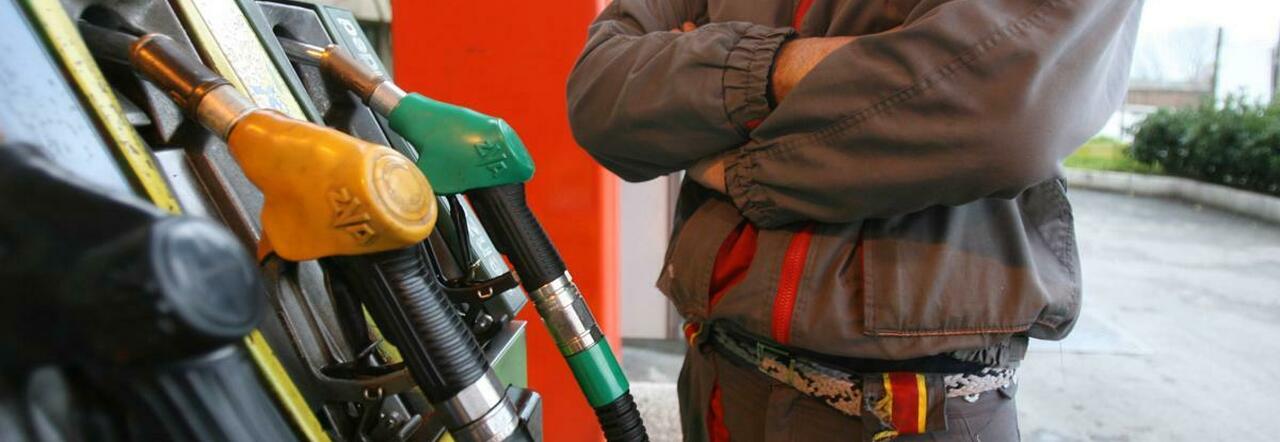 Benzina, i distributori più economici d'Italia: da Livigno a Napoli ecco dove il carburante costa meno