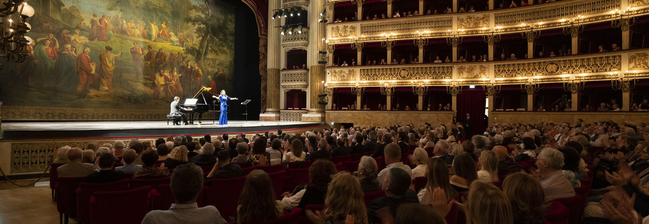 Il soprano Maria Agresta sola sul palco del San Carlo per lo sciopero dell orchestra