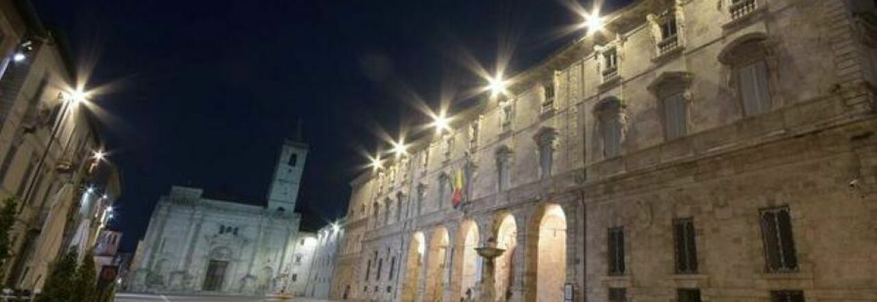 Piazza Arringo splendente: sarà rivestita di travertino. L’appalto tra ...