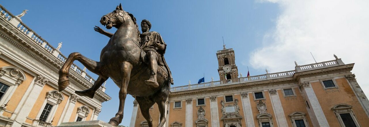 Roma, sfida all'ultimo voto: una lista con Calenda, sette con Gualtieri