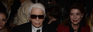Karl Lagerfeld confessa: «Gli altri stilisti mi odiano» Karl Lagerfeld confessa: «Gli altri stilisti mi odiano»