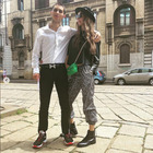 Milano, Fabrizio Corona torna ad abbracciare Nina Moric: le foto con il figlio Carlos per la maturità